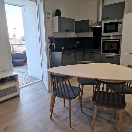 Superbe Appartement Renove A Neuf Centre Bourg Brem Sur Mer Buitenkant foto