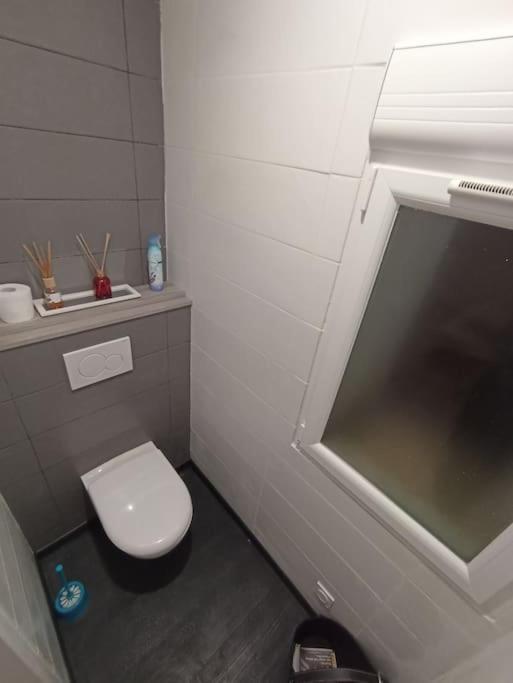 Superbe Appartement Renove A Neuf Centre Bourg Brem Sur Mer Buitenkant foto